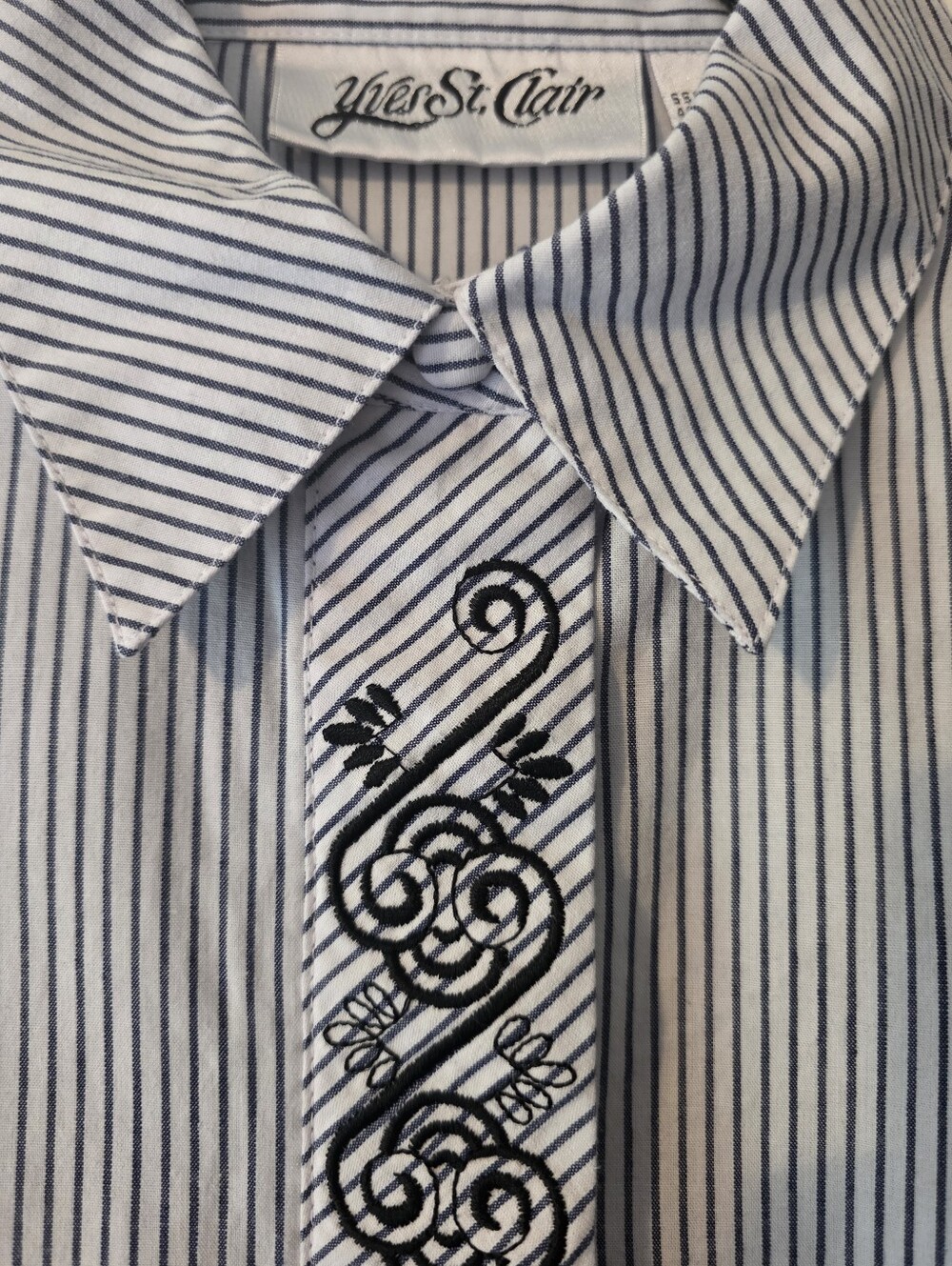 Yves St. Claire Cotton Blend Striped Embroidery Button Down Size 10